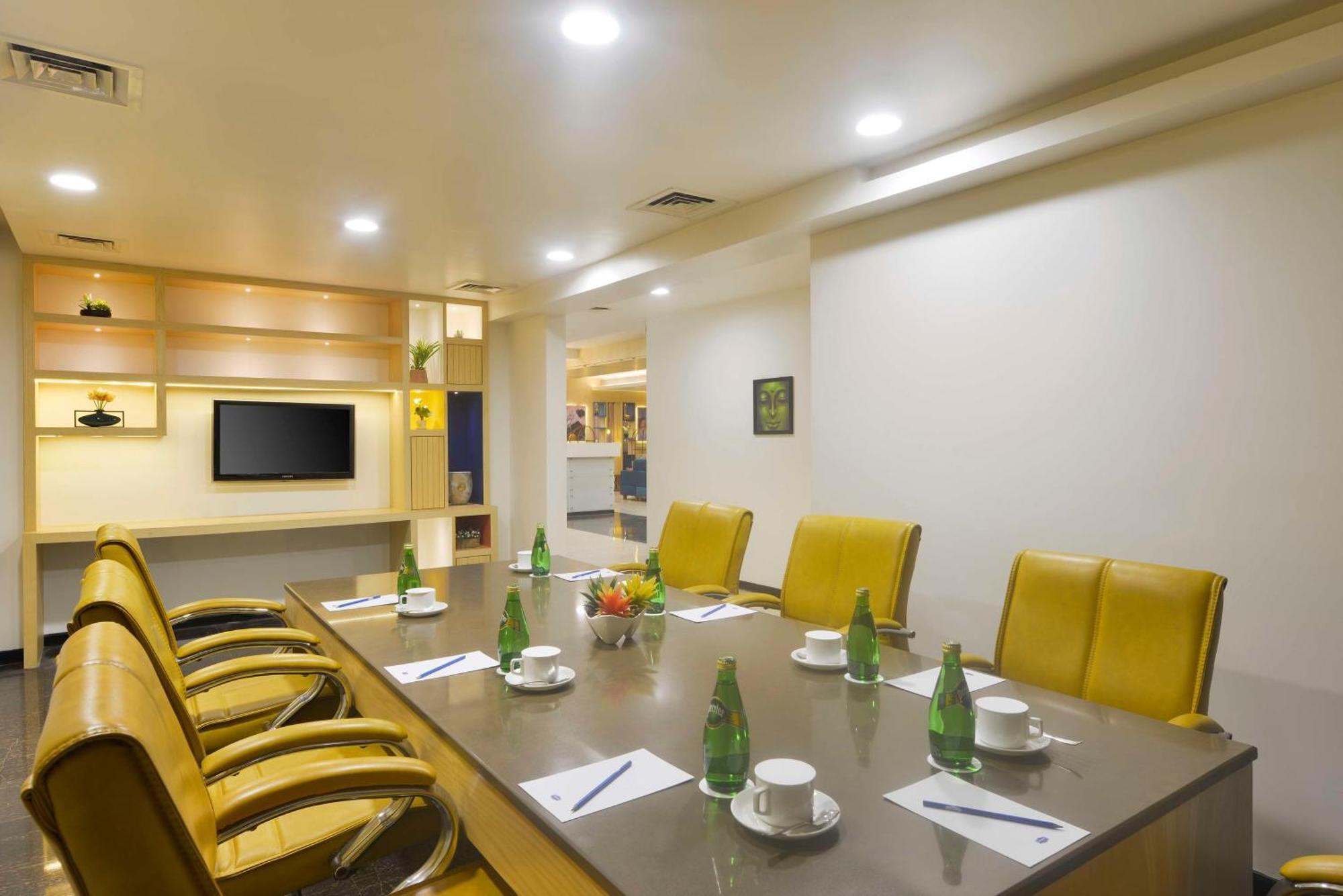 Hampton By Hilton Vadodara-Alkapuri Εξωτερικό φωτογραφία