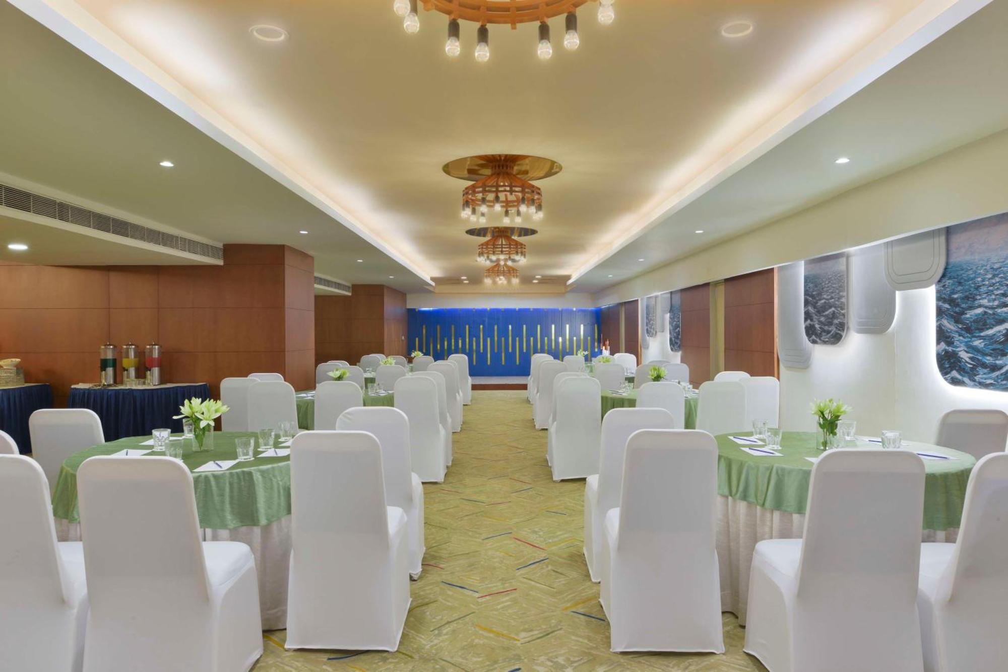Hampton By Hilton Vadodara-Alkapuri Εξωτερικό φωτογραφία