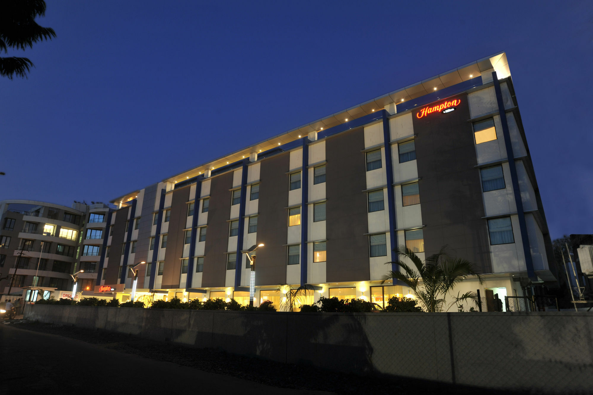 Hampton By Hilton Vadodara-Alkapuri Εξωτερικό φωτογραφία